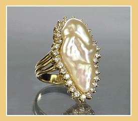 Unieke 18K.Gouden Design-Ring met Diamanten en Grote Parel.