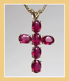 14K. Gouden Kruisje met Grote ROBIJNEN.