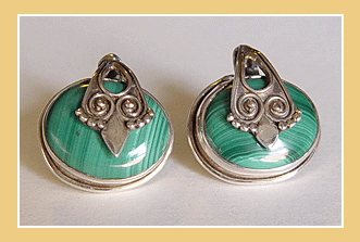 Zilveren Oorstekers.Met Malachiet Sterling 925.
